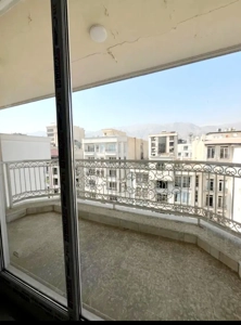 122متر . 3 خواب . نور جنوبی . بهترین طبقه _ آماده تحویل