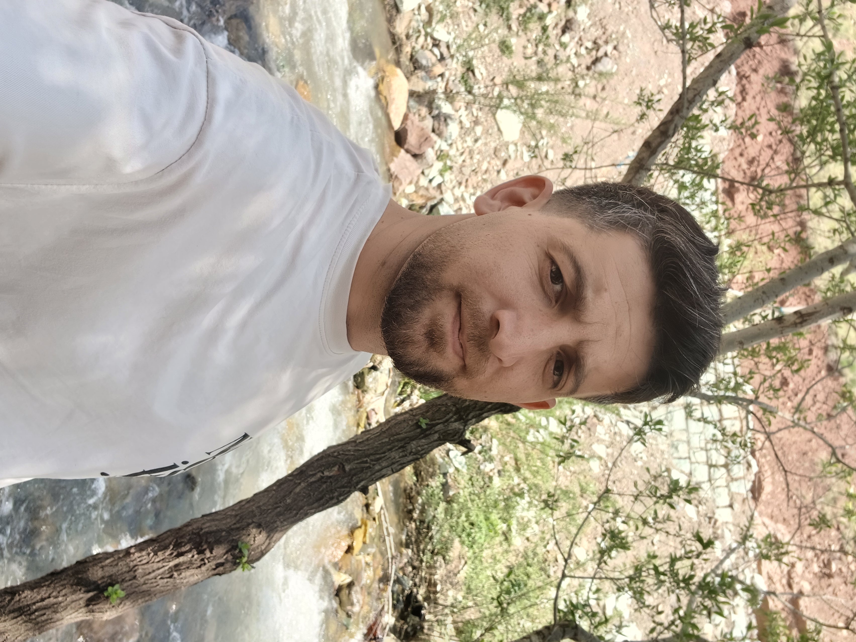 مهران اکبری