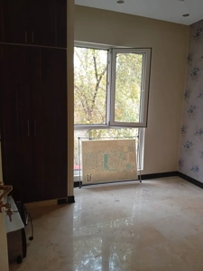 84متر . هروی* تاپ لوکیشن* 8ساله