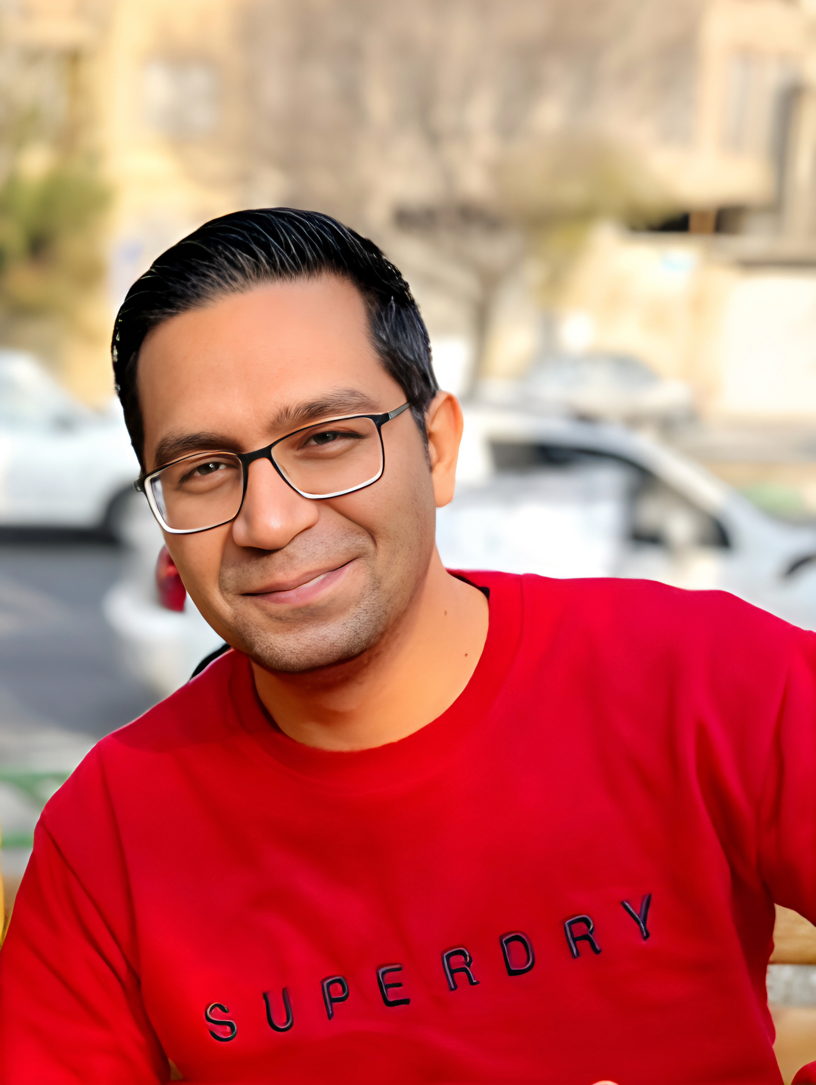 وحید منطقی