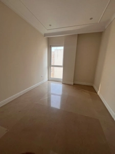 175 متر . بنی فاطمه .3 پارکینگ باکس . تاپ لوکیشن